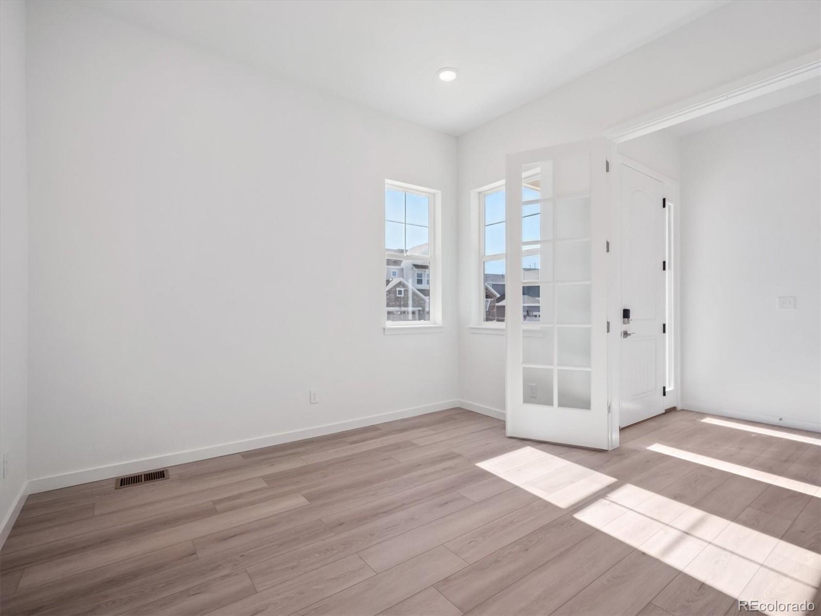 9178 Gold Lace Place