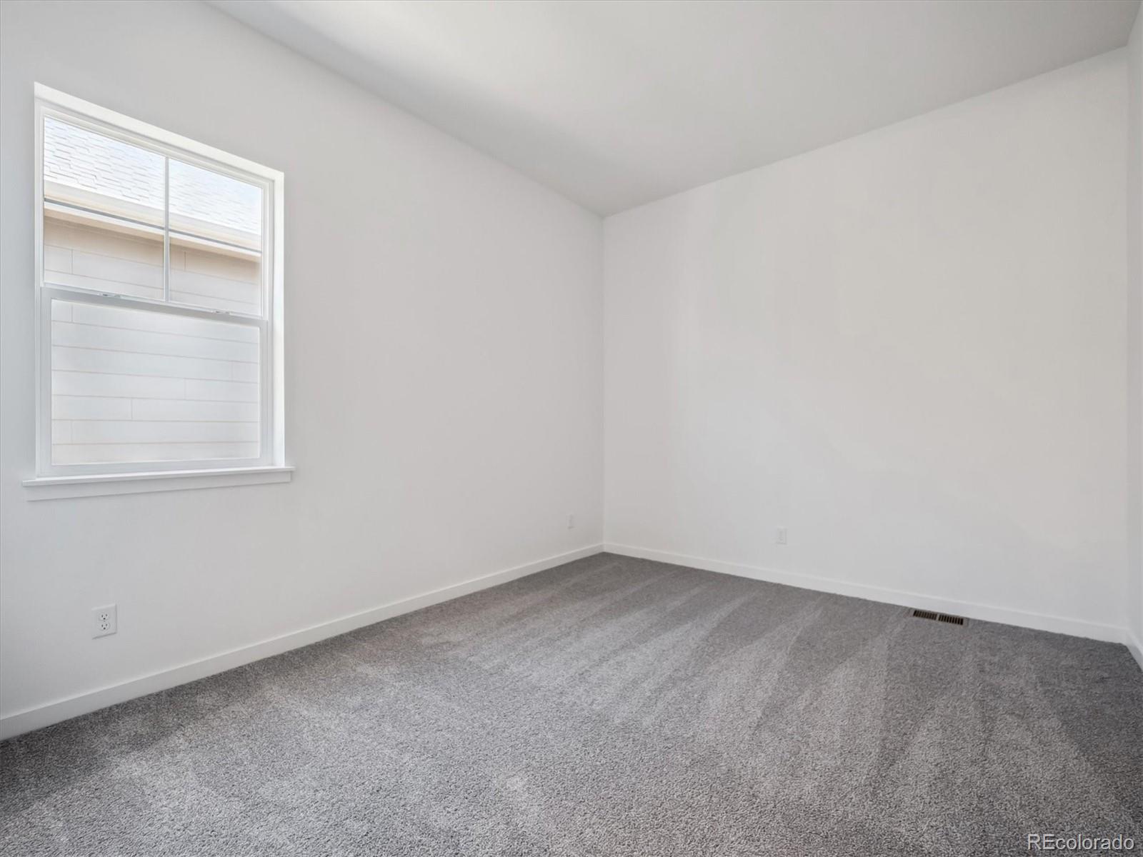 9178 Gold Lace Place