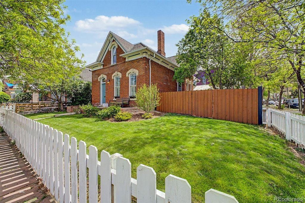 Photo of 2504 Glenarm Place, Denver, CO 80205 (MLS # 4158188)