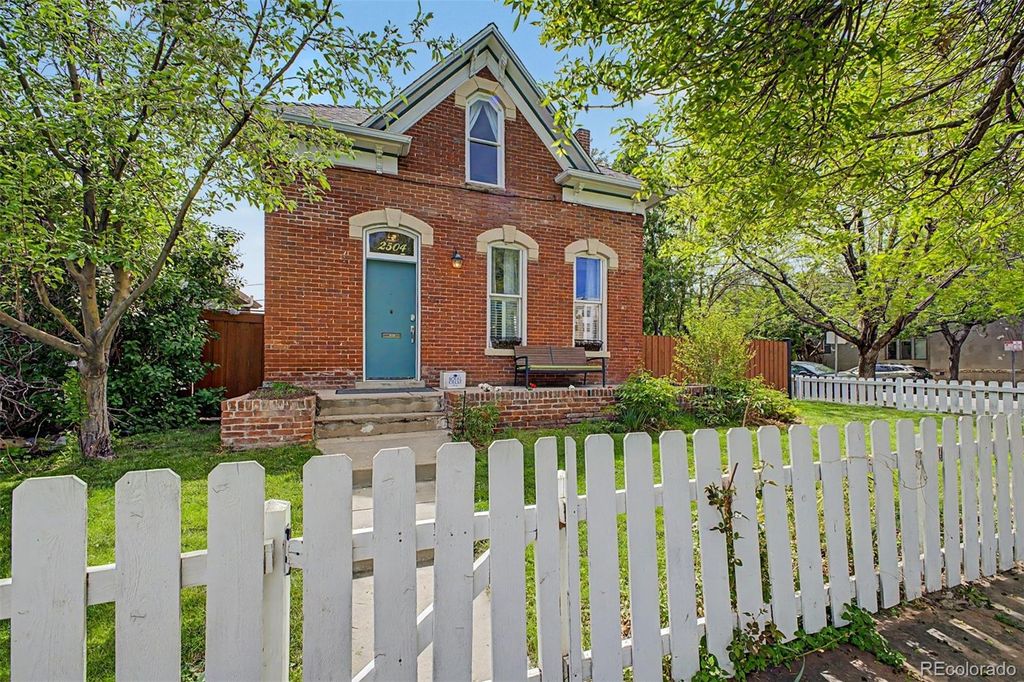 Photo of 2504 Glenarm Place, Denver, CO 80205 (MLS # 4158188)