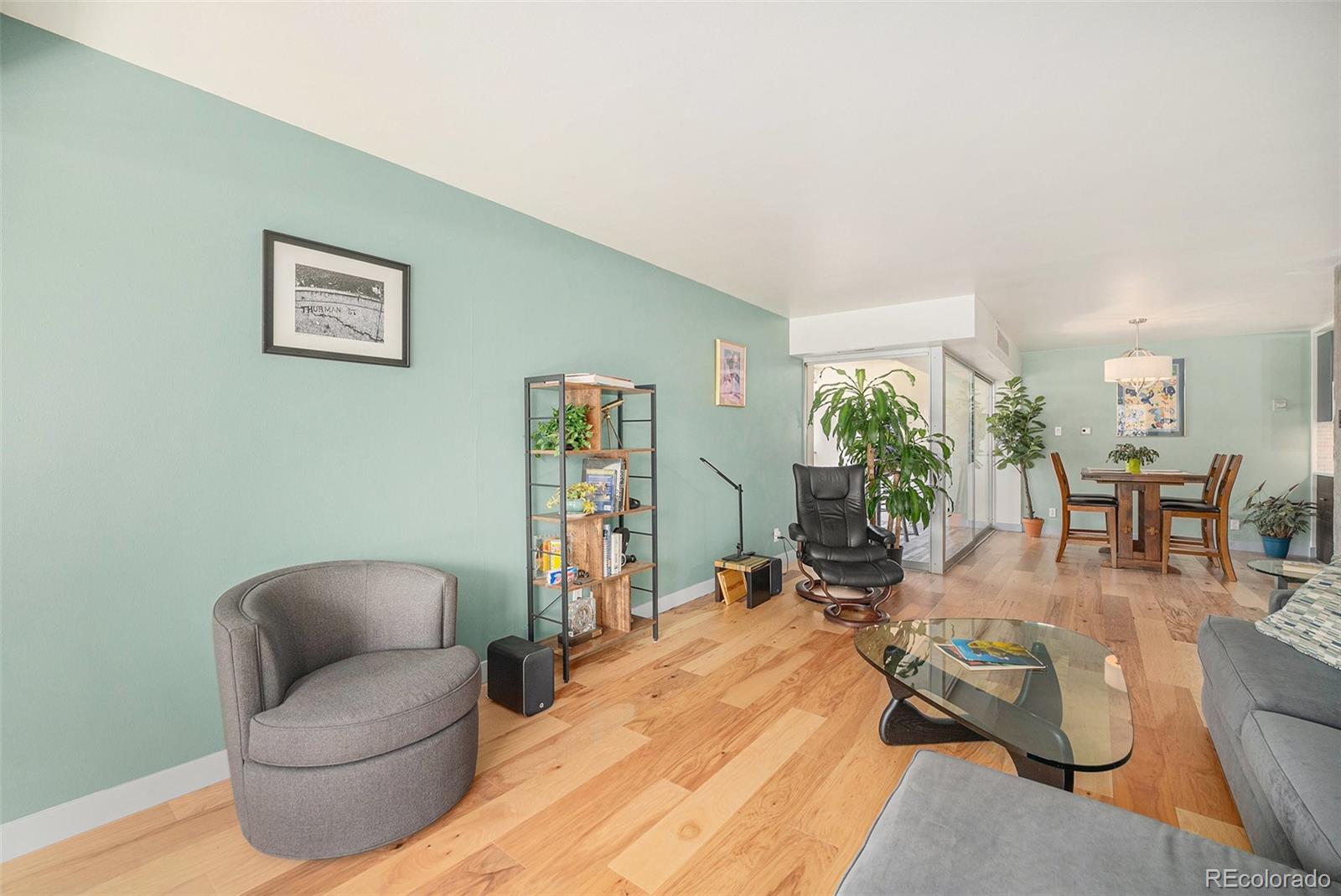 1223 Race Street 402