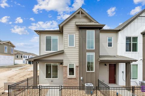 Townhomes for Sale Castle Pines CO & Castle Pines Condos 6760 Merseyside Lane 165 Castle Pines Co 80108