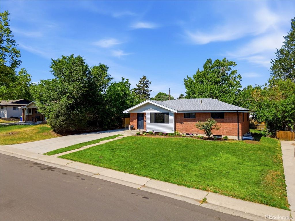 Photo of 7265 S Lincoln Way, Littleton, CO 80122 (MLS # 3095981)