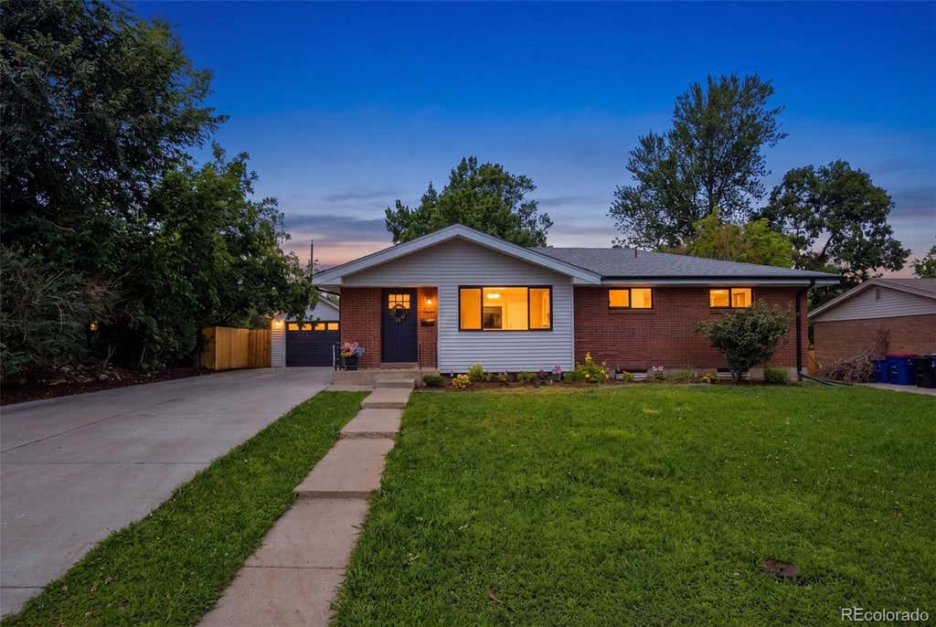 Photo of 7265 S Lincoln Way, Littleton, CO 80122 (MLS # 3095981)
