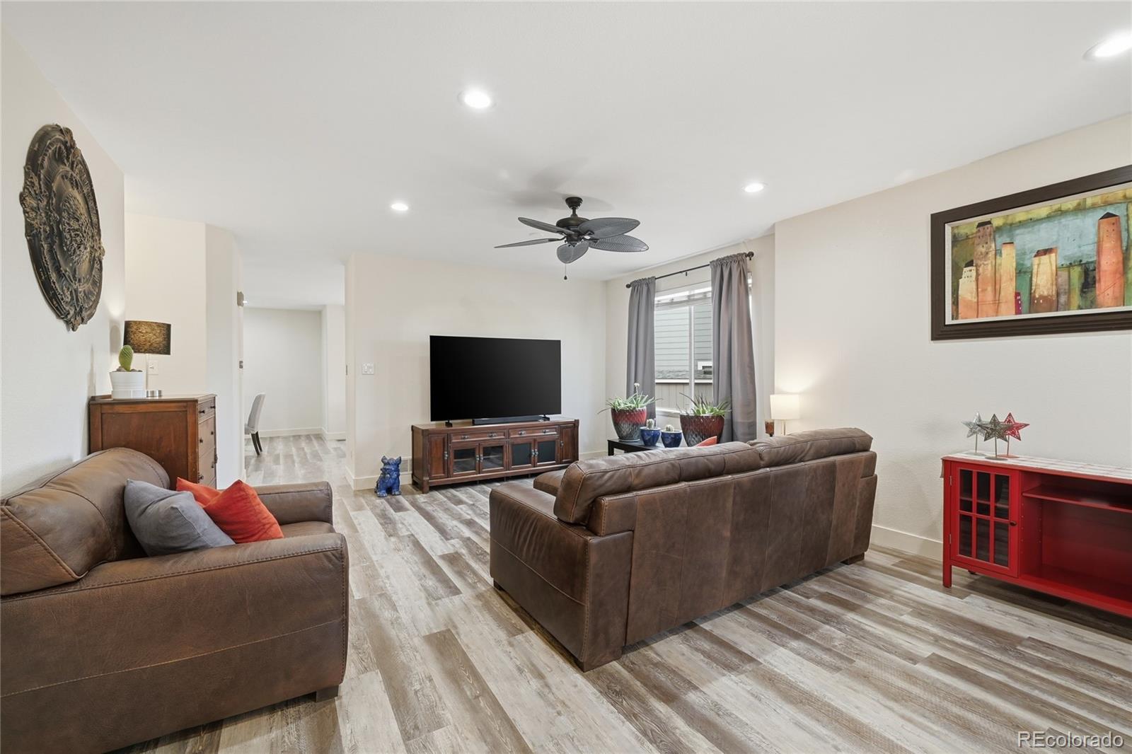 6718 Thistle Ridge Avenue