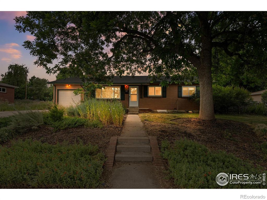 Photo of 571 S Taft Street, Lakewood, CO 80228 (MLS # IR1045334)