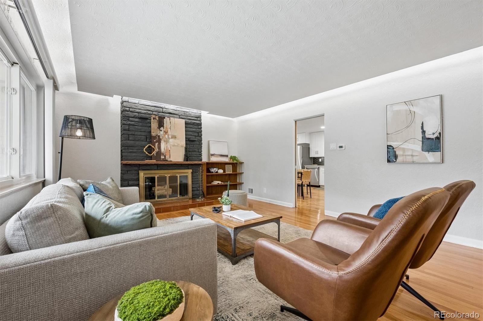 5651 W 36th Place