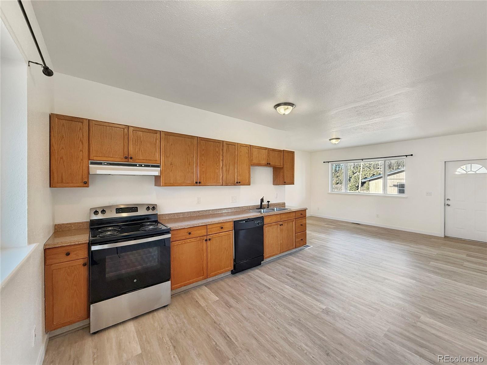 Charming, refreshed residence