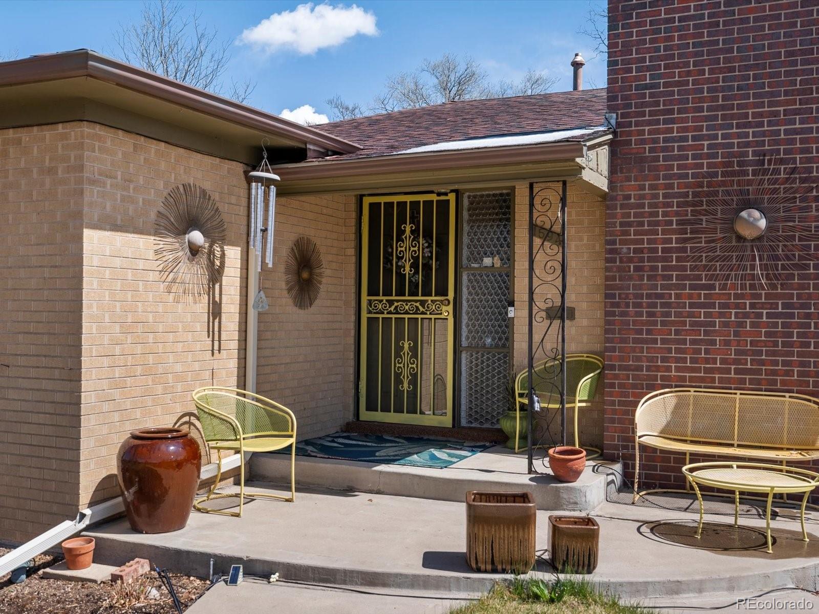 1594 S Locust Street