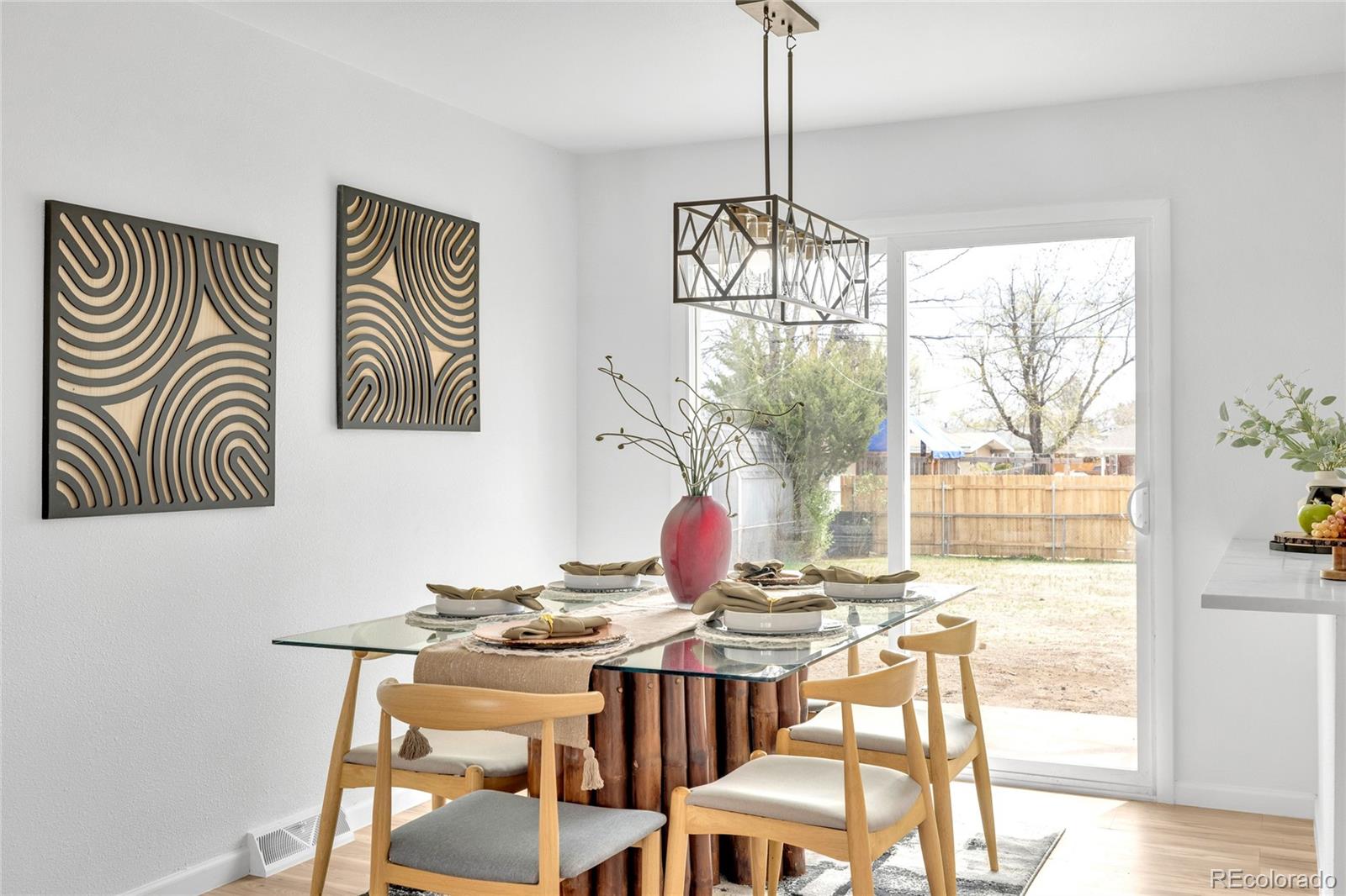 3320 W Saratoga Avenue