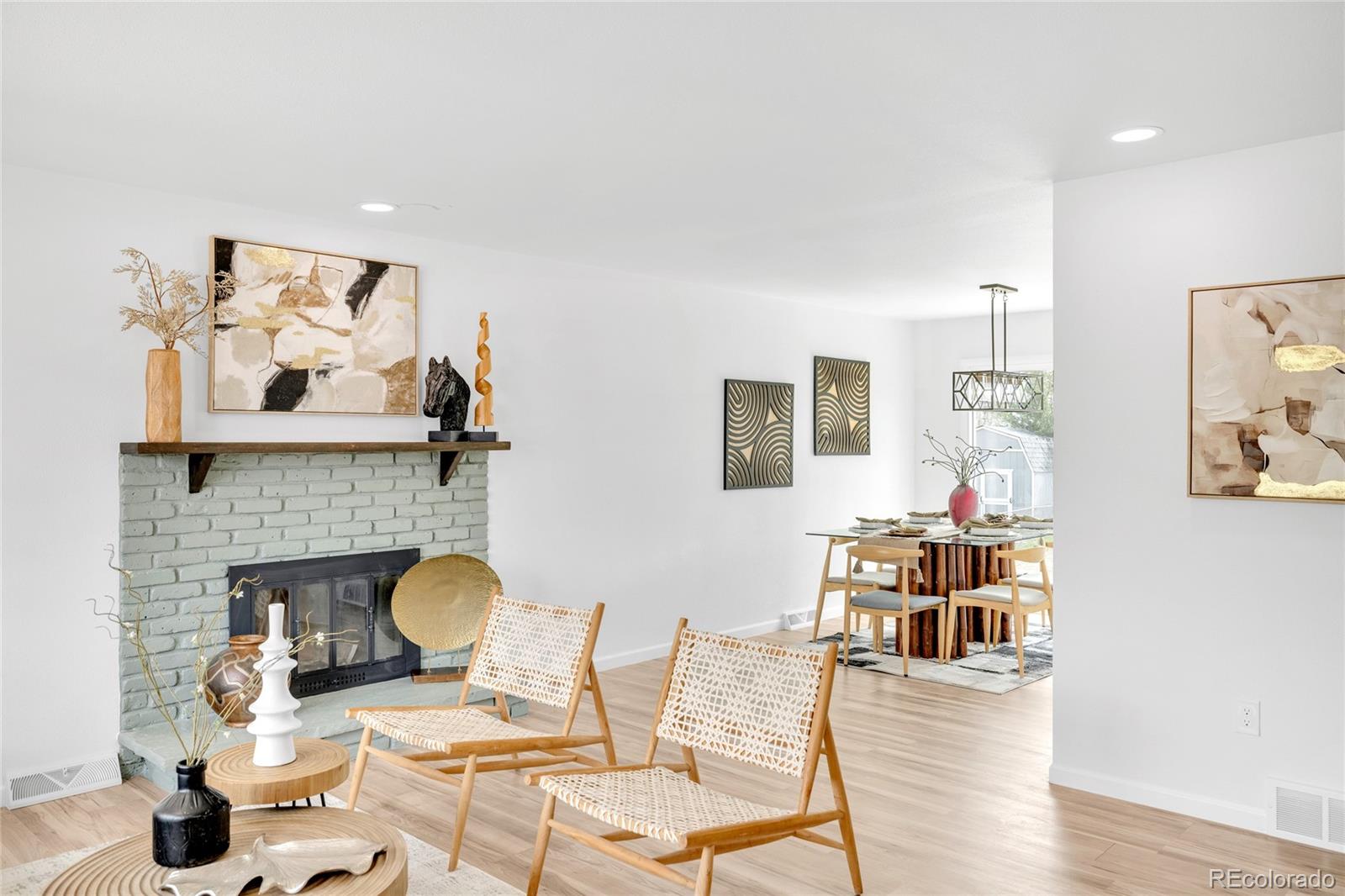 3320 W Saratoga Avenue