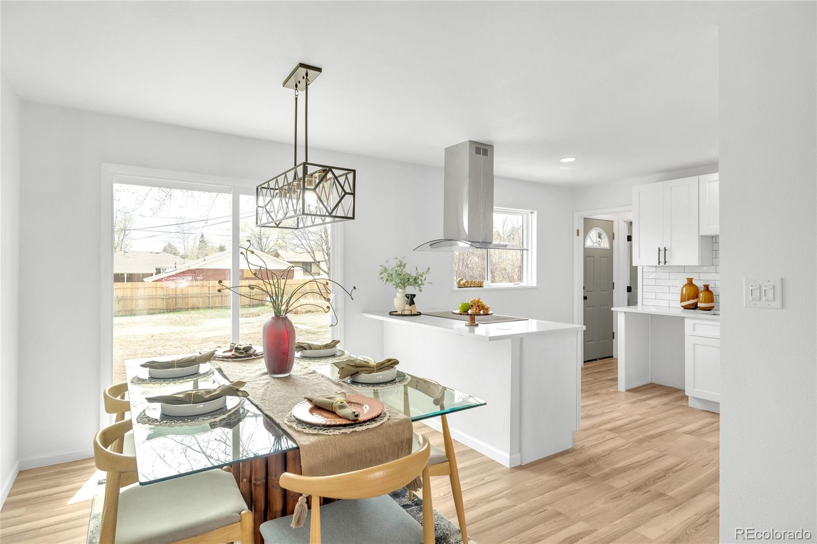 3320 W Saratoga Avenue