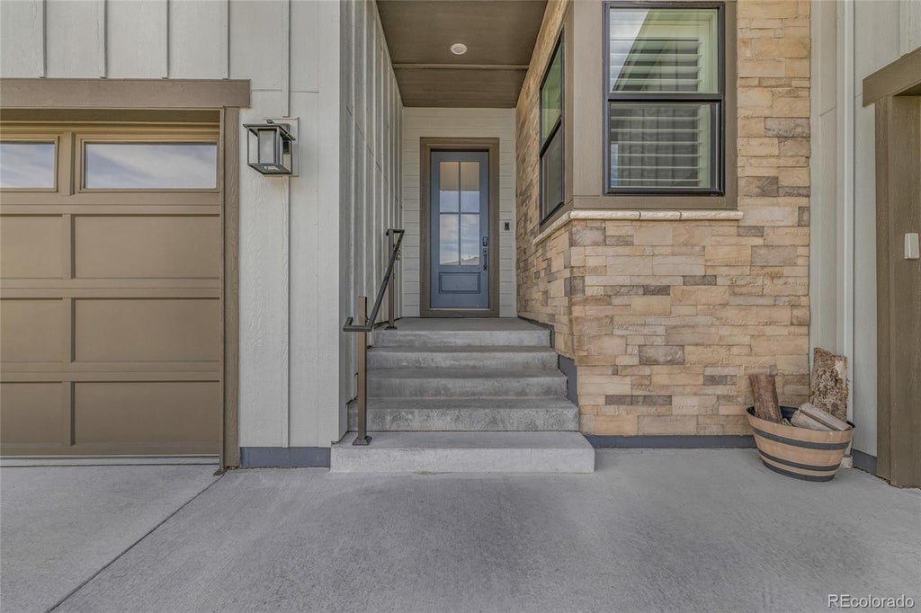 Photo of 11384 Autumn Moon Street, Littleton, CO 80125 (MLS # 4812972)