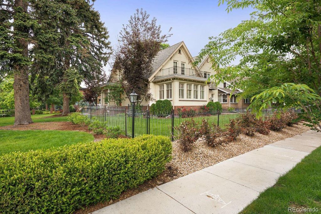 Photo of 4535 E Montview Boulevard, Denver, CO 80207 (MLS # 3957249)
