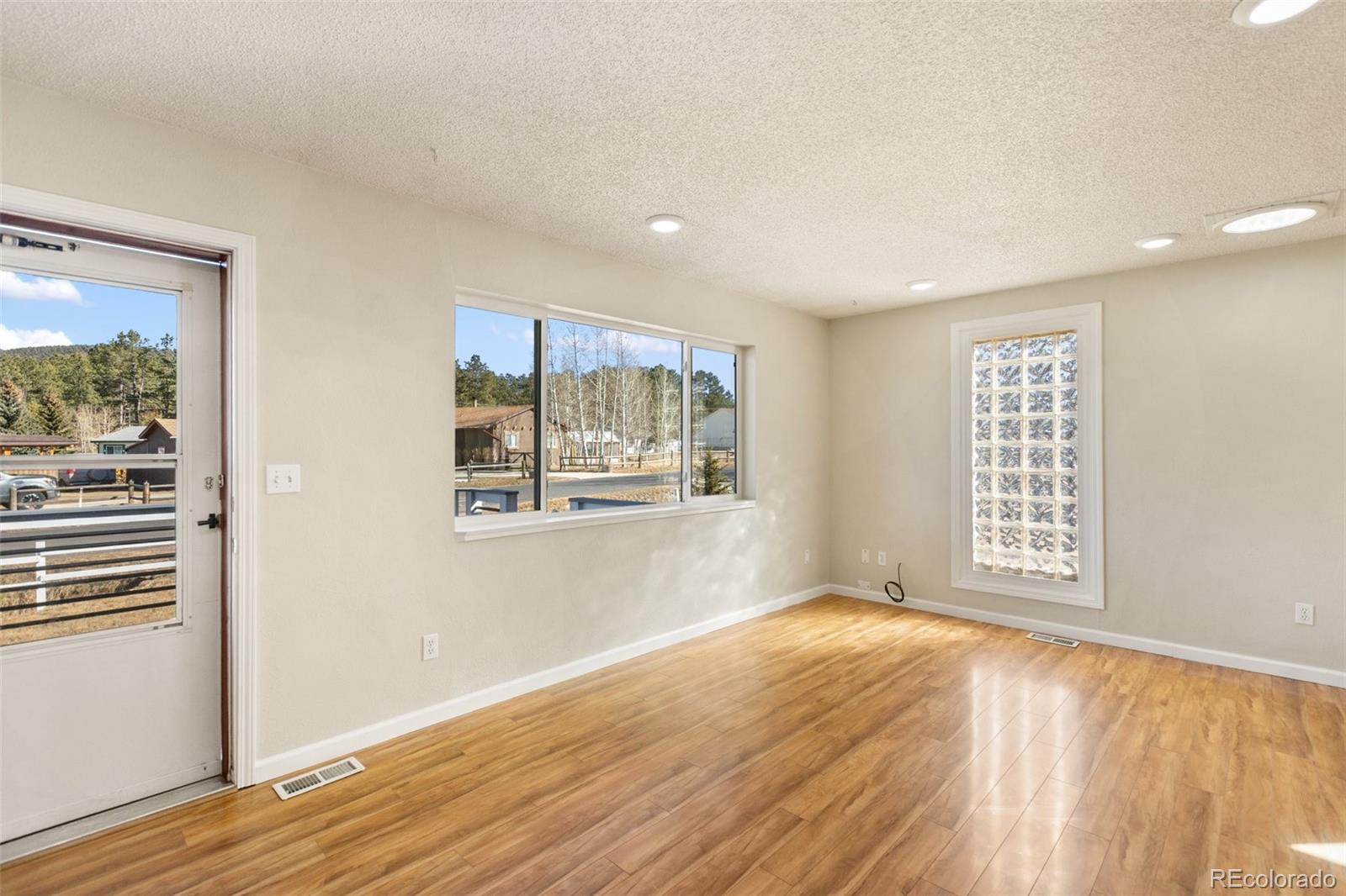 1220 Sundance Street