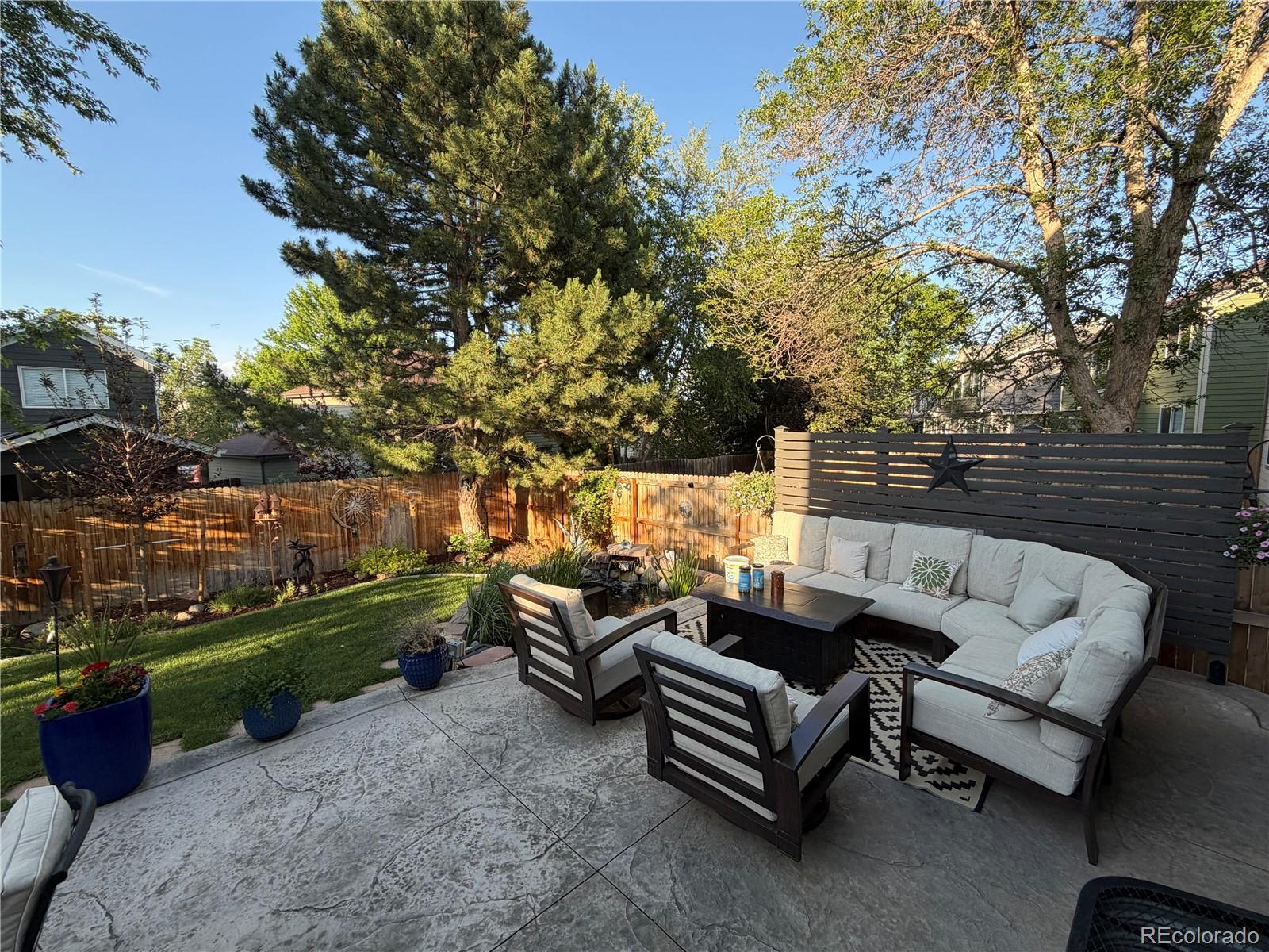 9487 W Vandeventor Drive