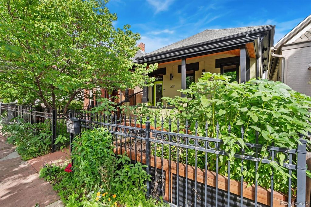 Photo of 3313 Curtis Street, Denver, CO 80205 (MLS # 2888878)