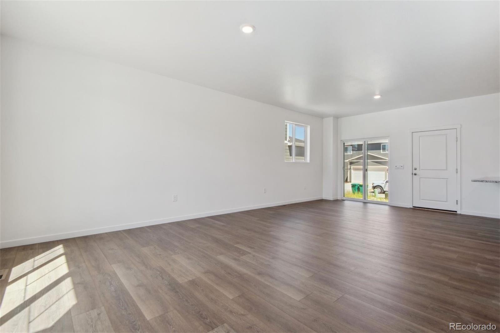 28631 E 8th Place