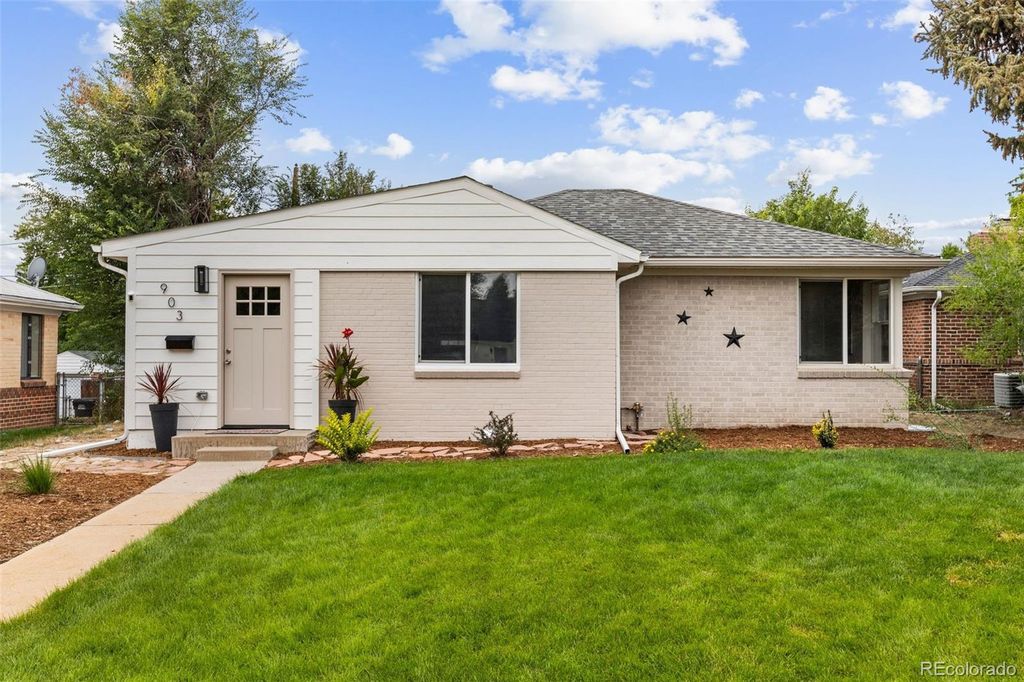 Photo of 903 Poplar Street, Denver, CO 80220 (MLS # 5430926)