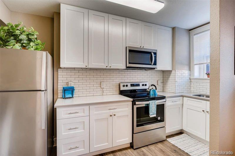 215 E 11th Avenue B4