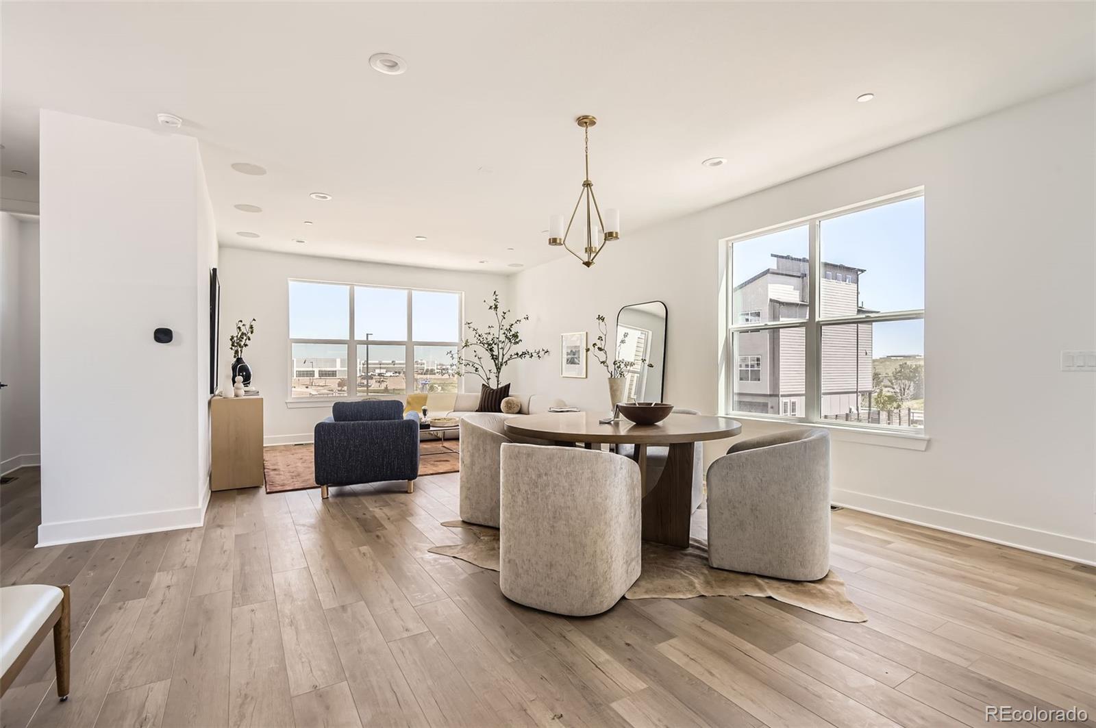 10880 E Hinsdale Circle