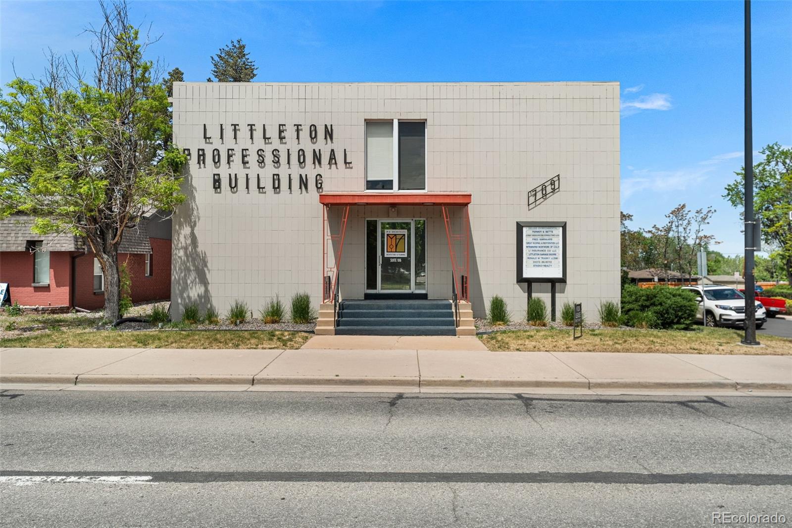 709 W Littleton Boulevard