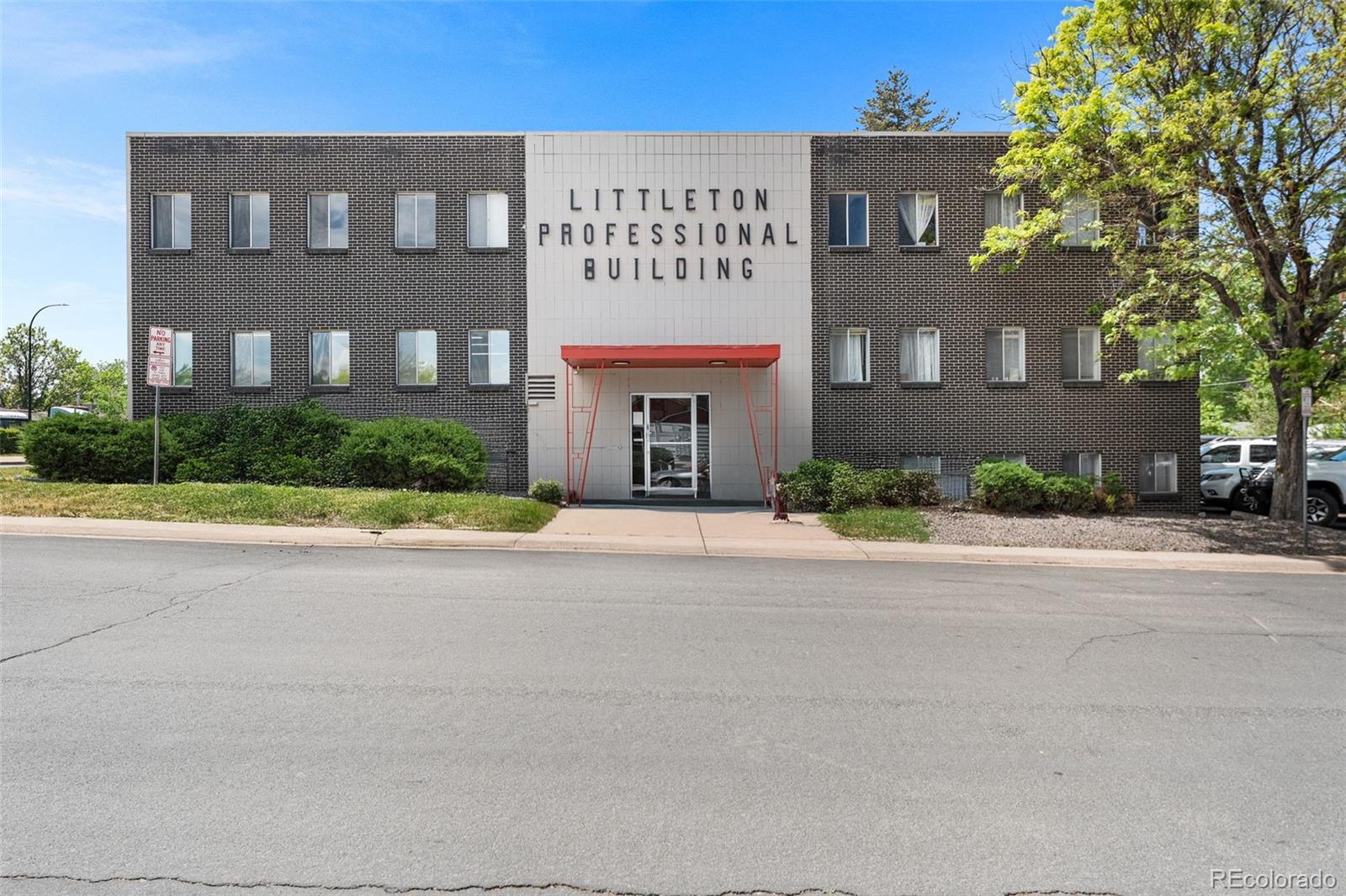 709 W Littleton Boulevard