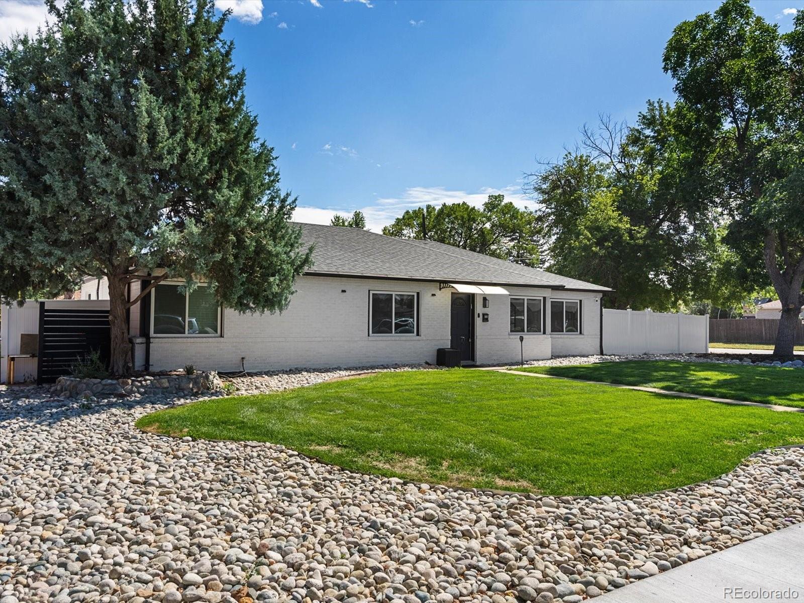 900 Troy Street, Aurora, CO, 80011 9 900 Troy Street