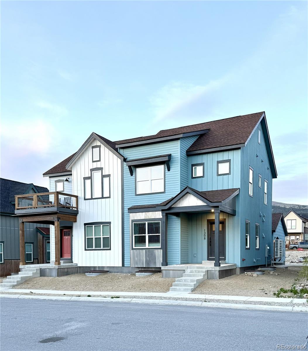 1311 Grand Review Drive