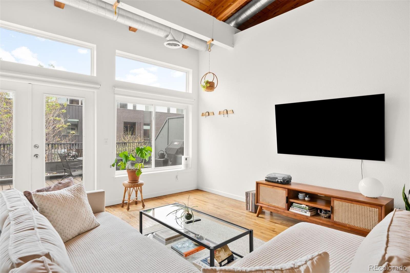 3240 Tejon Street 201