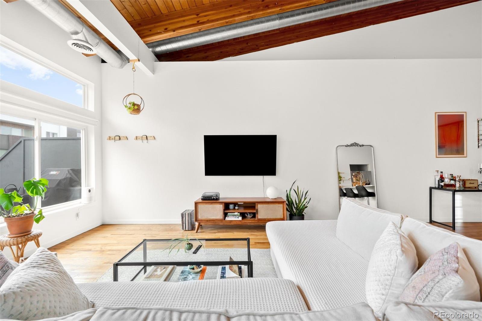 3240 Tejon Street 201