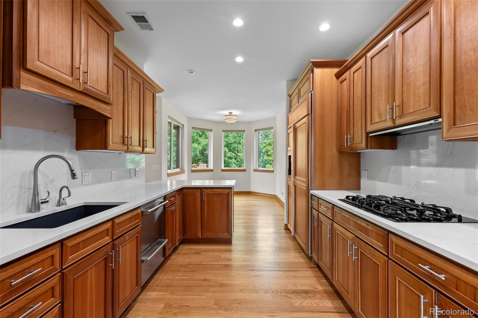 3240 Iris Court