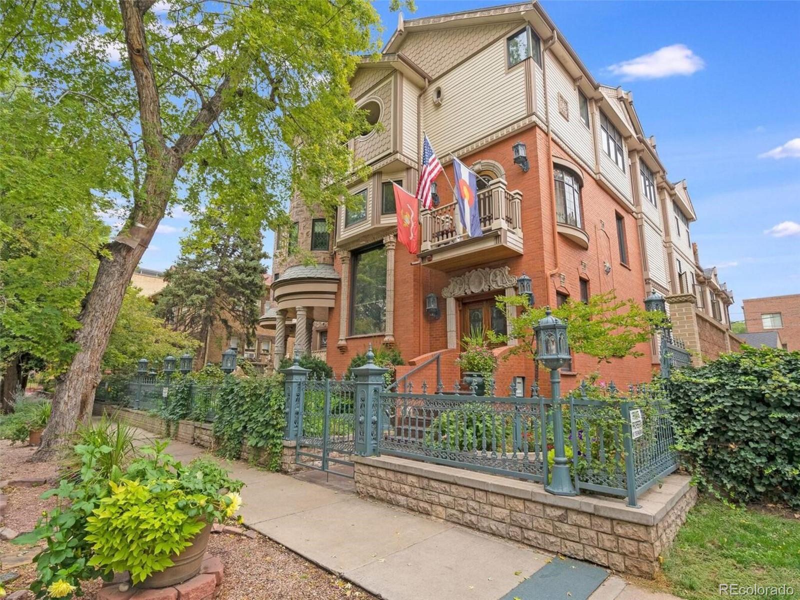 1022 N Pearl Street 202