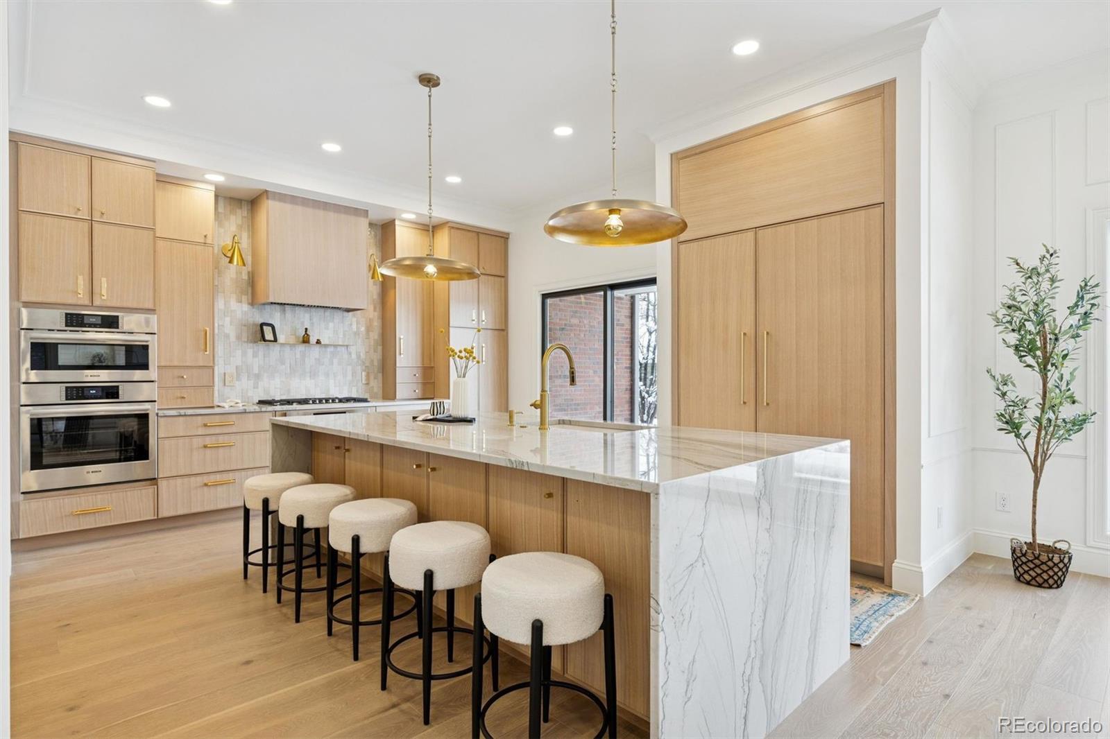 2552 E Alameda Avenue 47