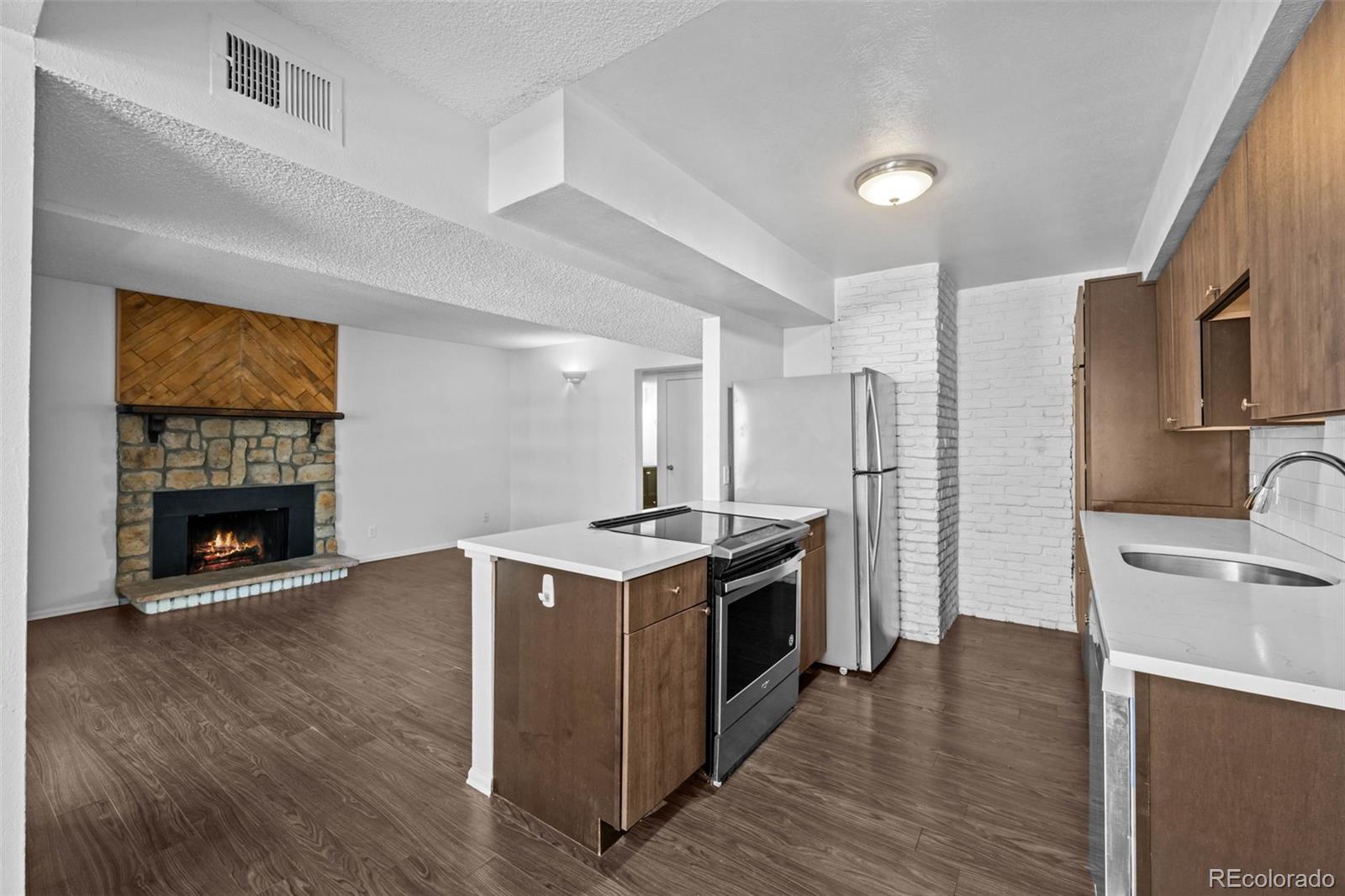 7665 E Eastman Avenue D304