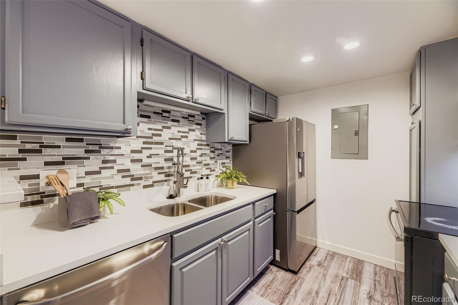 18003 E Ohio Avenue 102