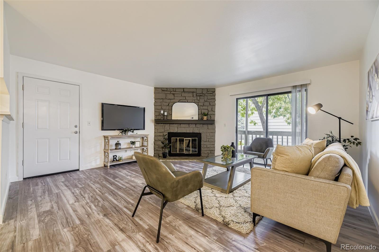 18003 E Ohio Avenue 102