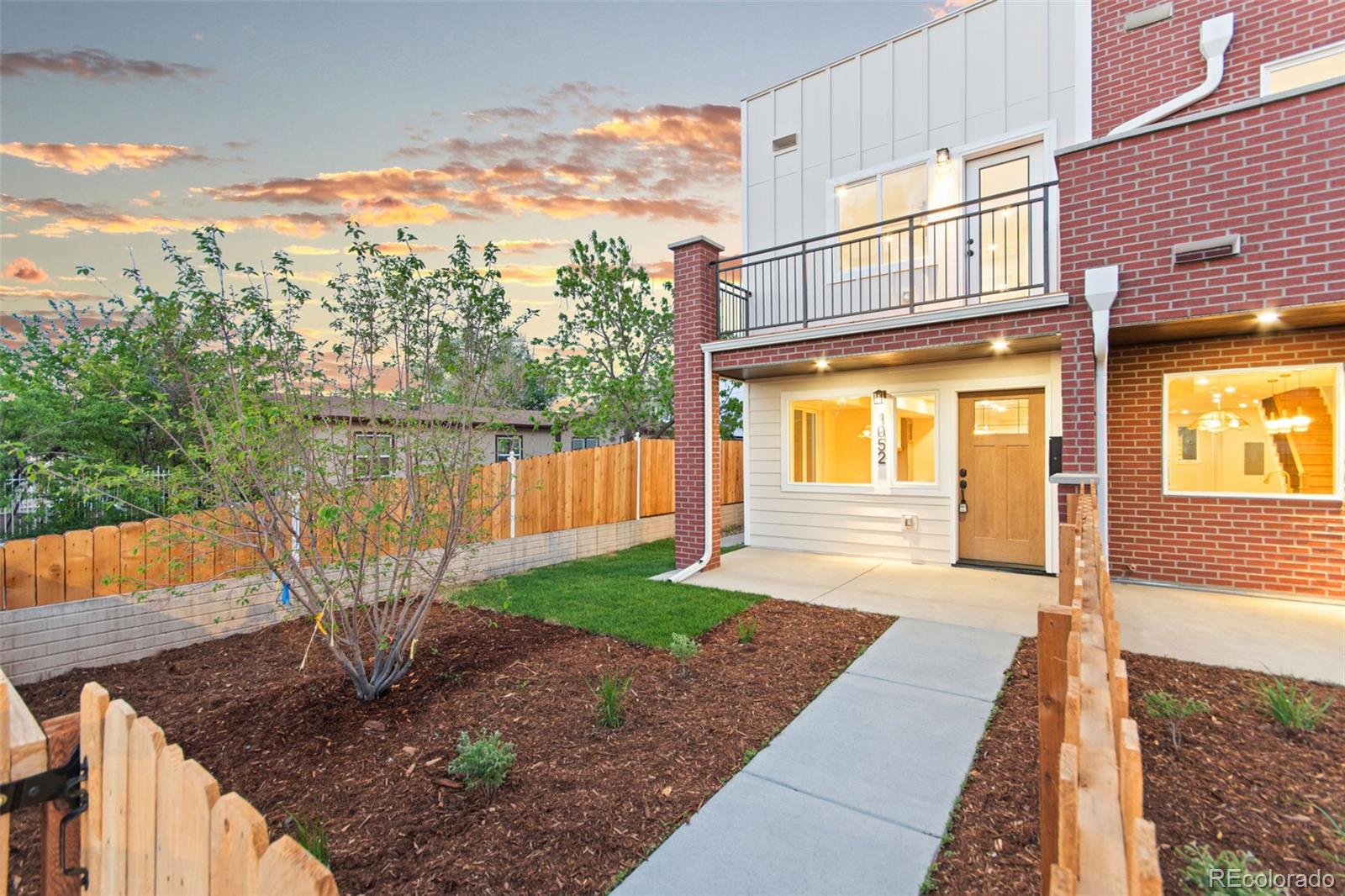 1052 N Knox Court