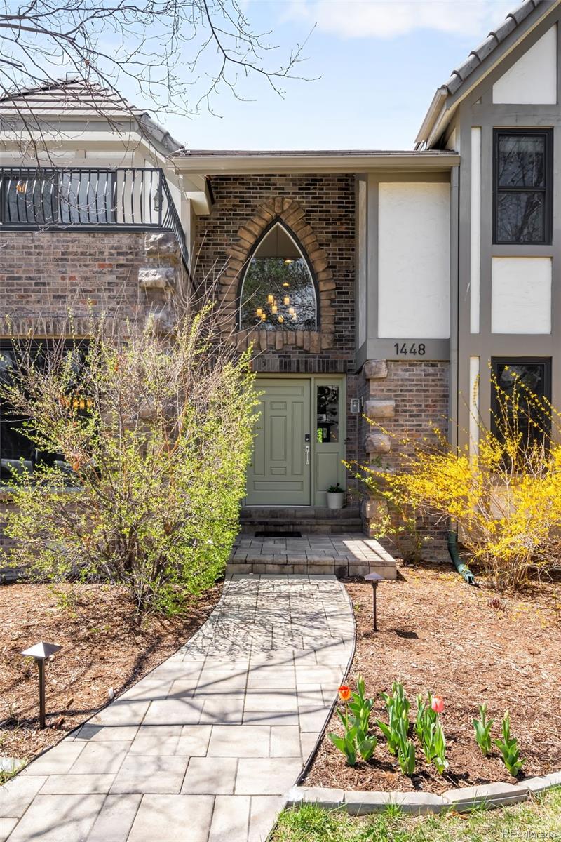 1448 E Maplewood Court