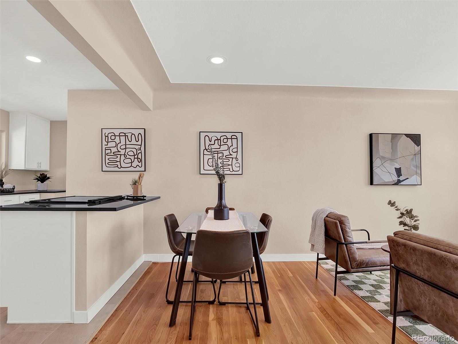 595 W Eastman Avenue