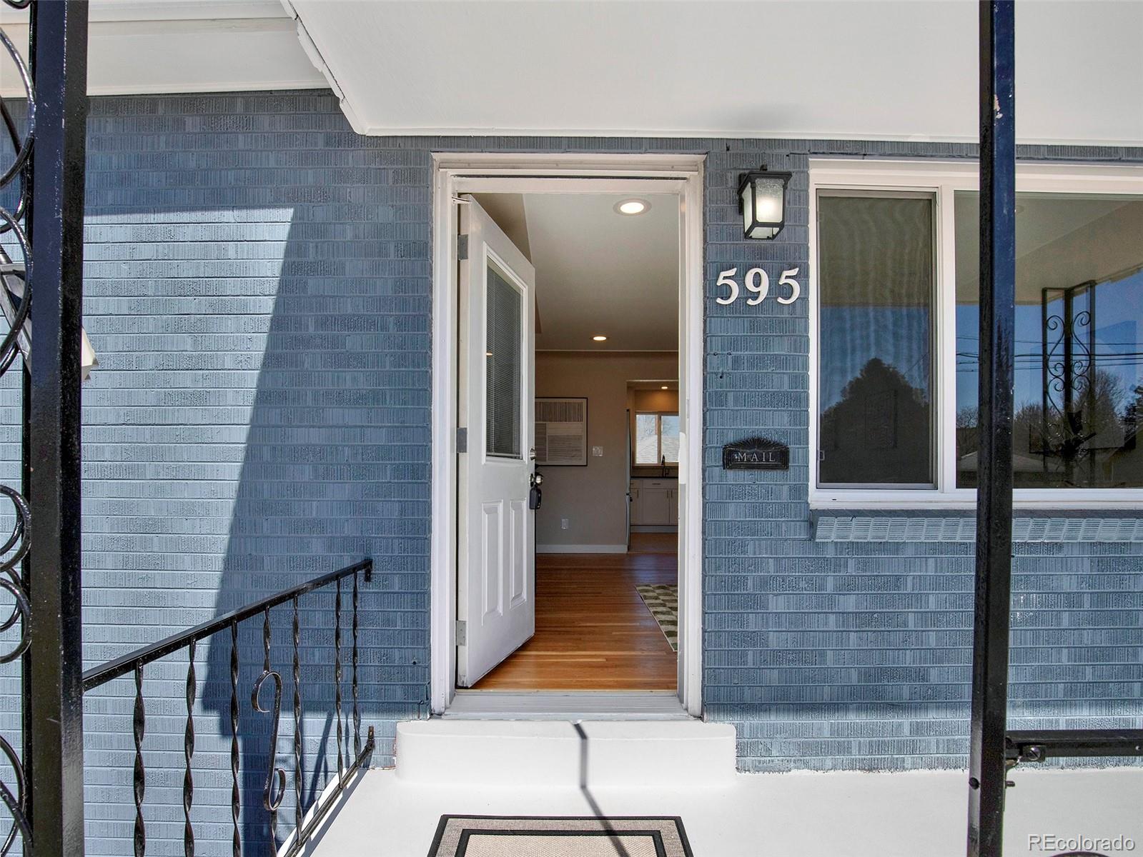 595 W Eastman Avenue