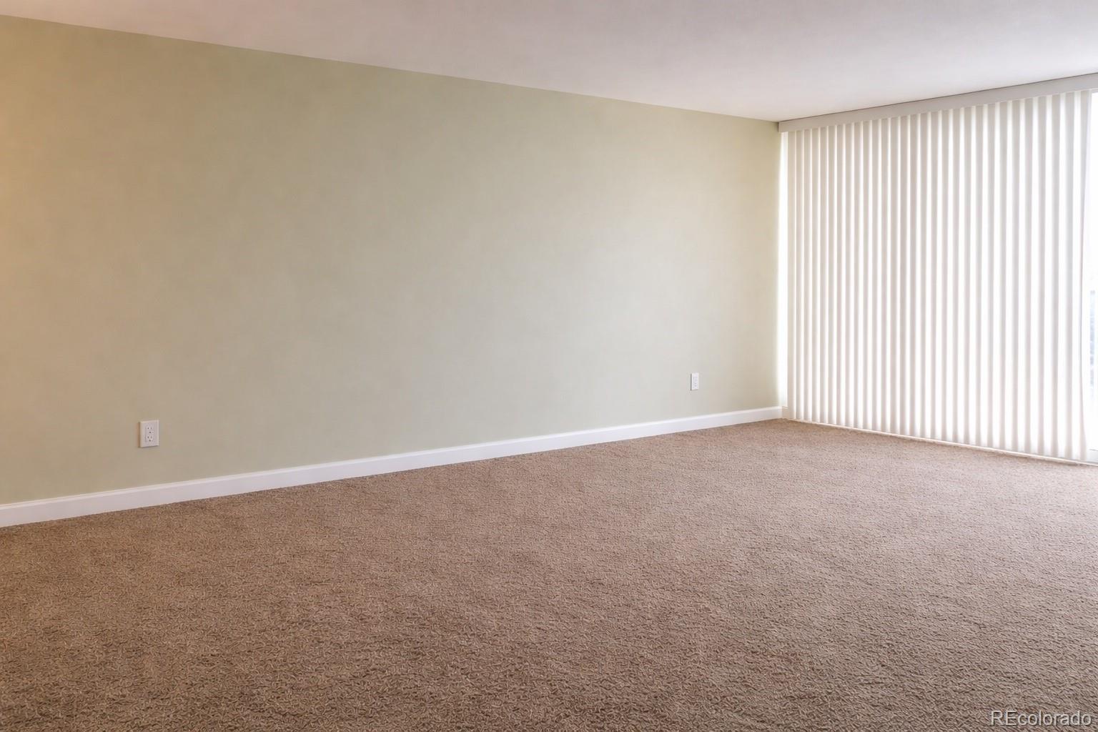 909 N Logan Street 8J