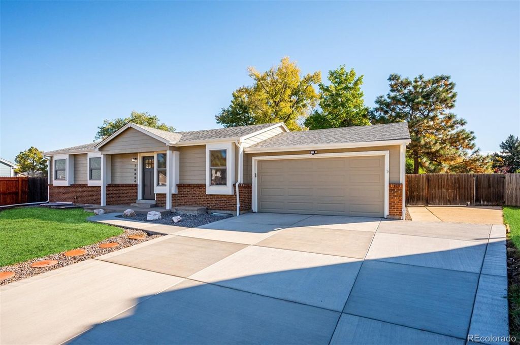 Photo of 10864 W Alamo Place, Littleton, CO 80127 (MLS # 4416837)