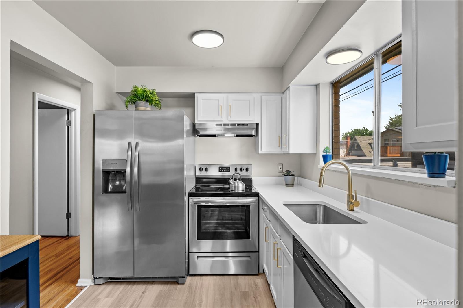 2323-2325 W 41st Avenue