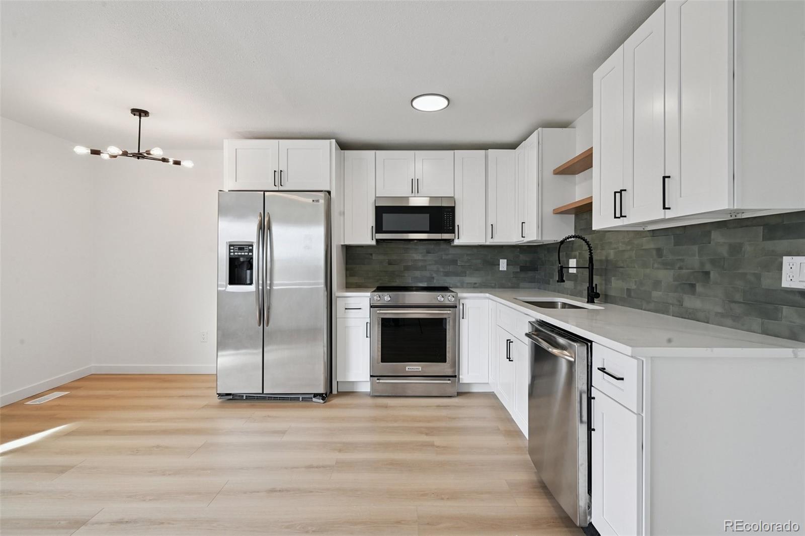 770 W Cleveland Circle