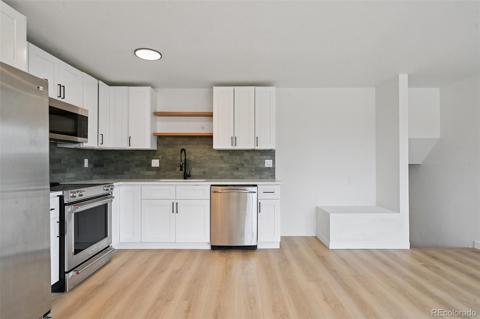 770 W Cleveland Circle