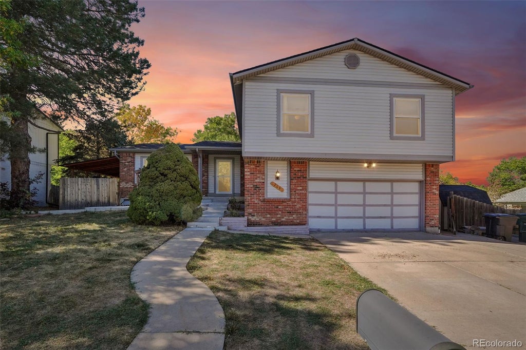 Photo of 12081 Cherry Place, Thornton, CO 80241 (MLS # 4221596)