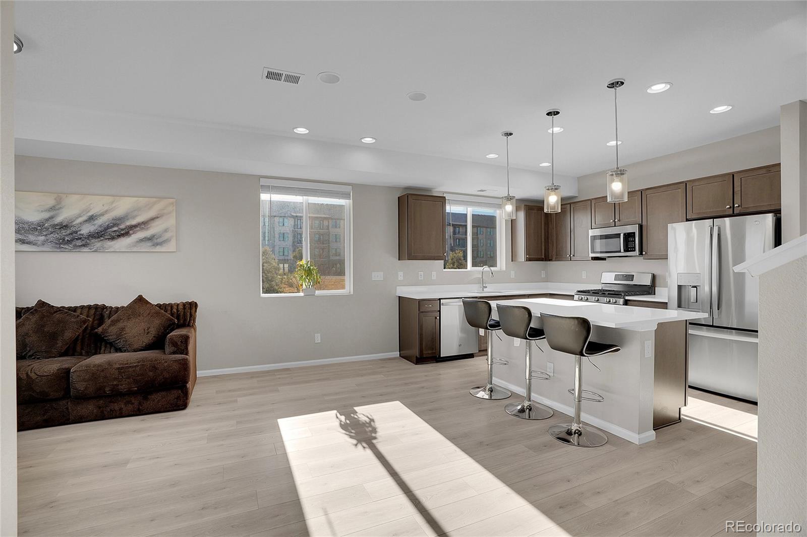 6419 N Dunkirk Street