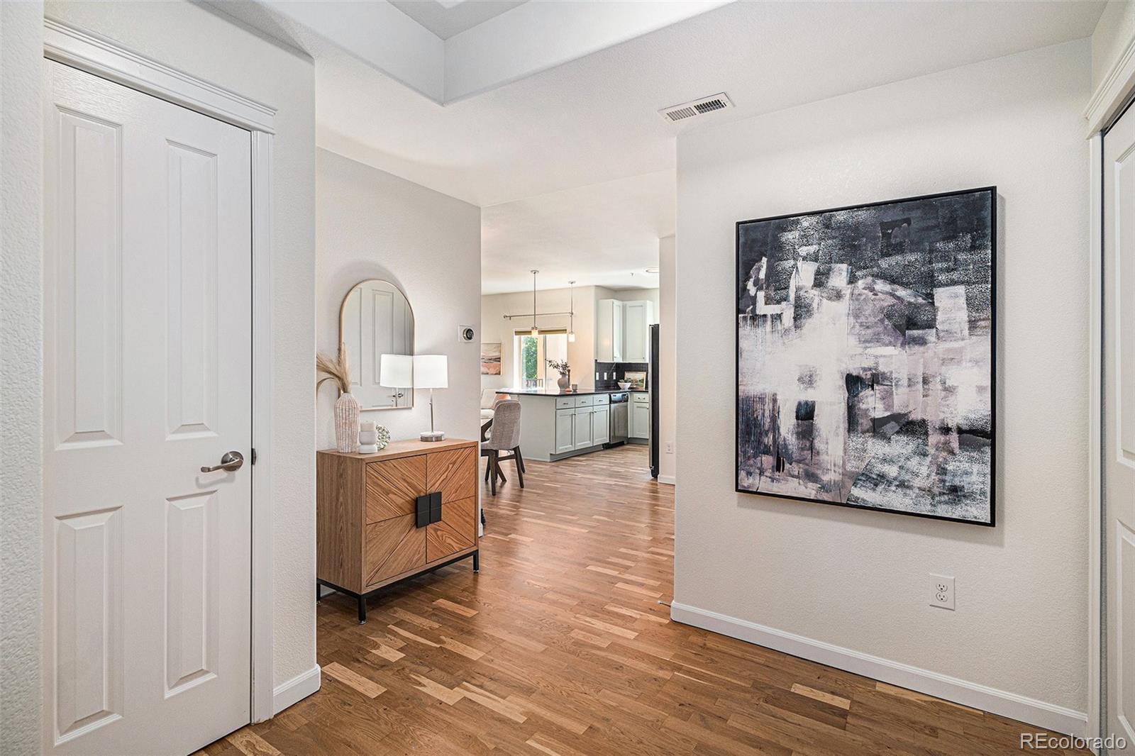 1044 Rockhurst Drive 207, Highlands Ranch, CO, 80129 4 1044 Rockhurst Drive 207
