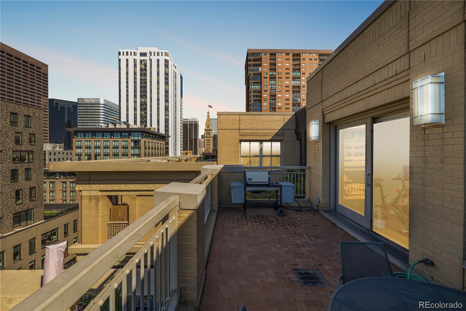 1560 Blake Street 810
